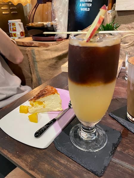 Anyway Coffee & More ｜咖啡 ｜甜點｜自家烘焙｜ - hero 3