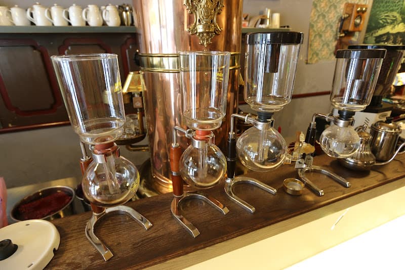 聞山咖啡景美店 自家烘焙精品咖啡 咖啡豆/甜點/內用/外帶/商業合作 - hero 1