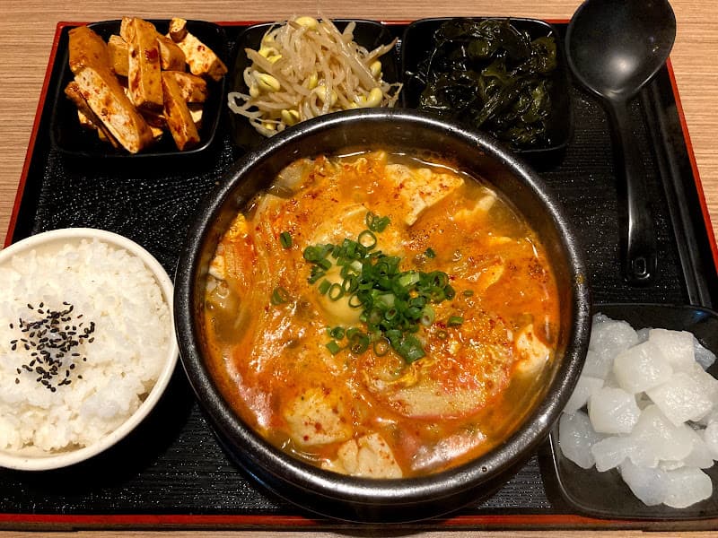 老爺有隻雞 正宗藥膳桶仔雞-忠孝復興店 - hero 1