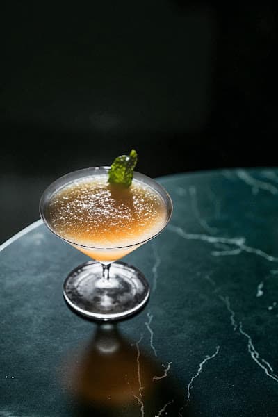 施工中 Under Construction Cafe & Bar 咖啡 水煙 酒吧 法國生蠔專門店 - hero 3