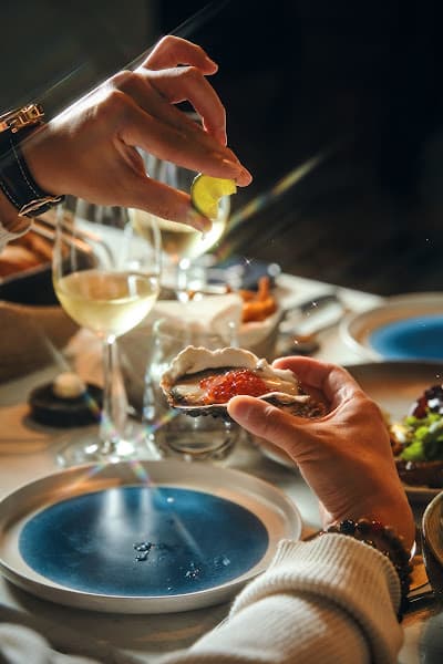 VG the Seafood Bar - hero 1