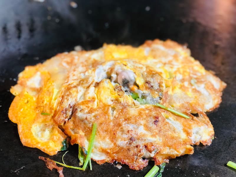 吉 雞蛋 蚵仔煎 (A Ji oyster omelette) - hero 1