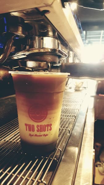 TWO SHOTS 台電大樓店 - hero 1