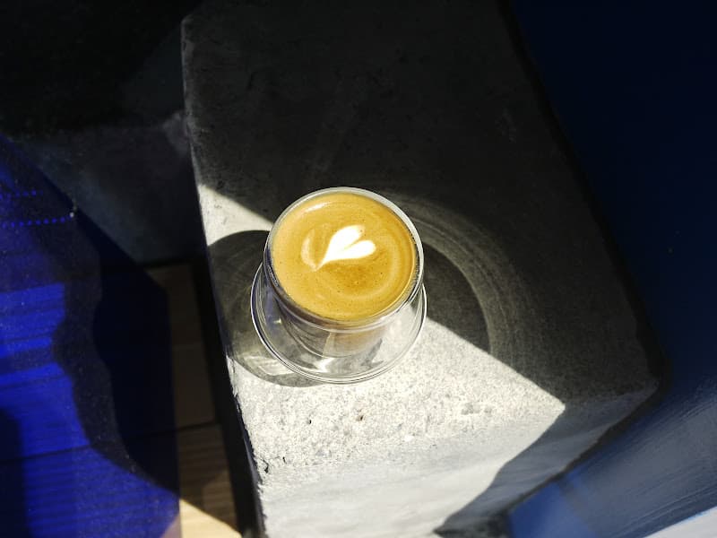 DAWN COFFEE - hero 1