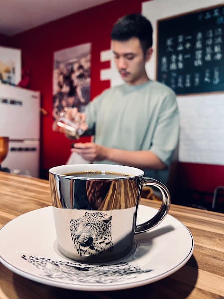 千品苑•手沖咖啡（微景觀 微夜景 微深夜 河岸咖啡 寵物友善 不限時 可外食 景美 萬隆 新店 永和 台北 新北） - hero 1