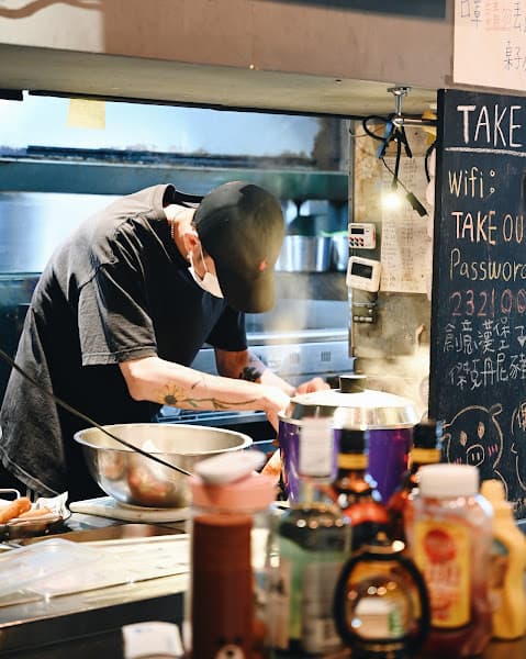 TakeOut Burger&Cafe 忠孝新生店（last order 21:40) - hero 4