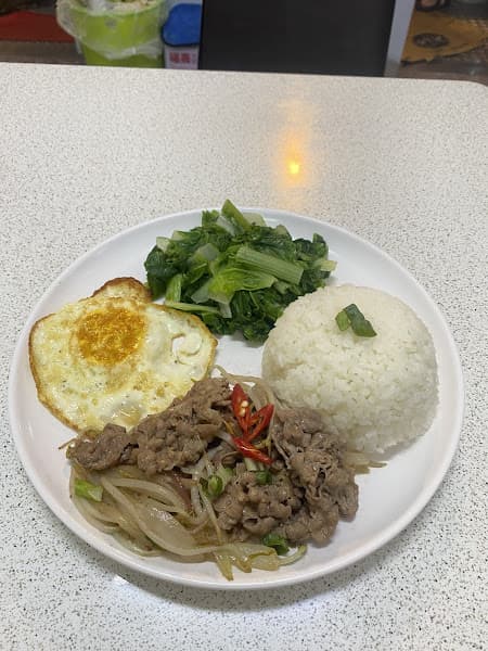 美春小吃 越式料理 - hero 1