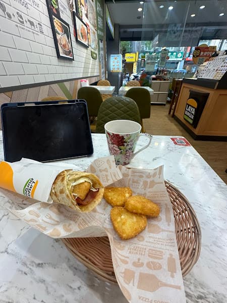 拉亞漢堡 北市莊敬 - hero 2