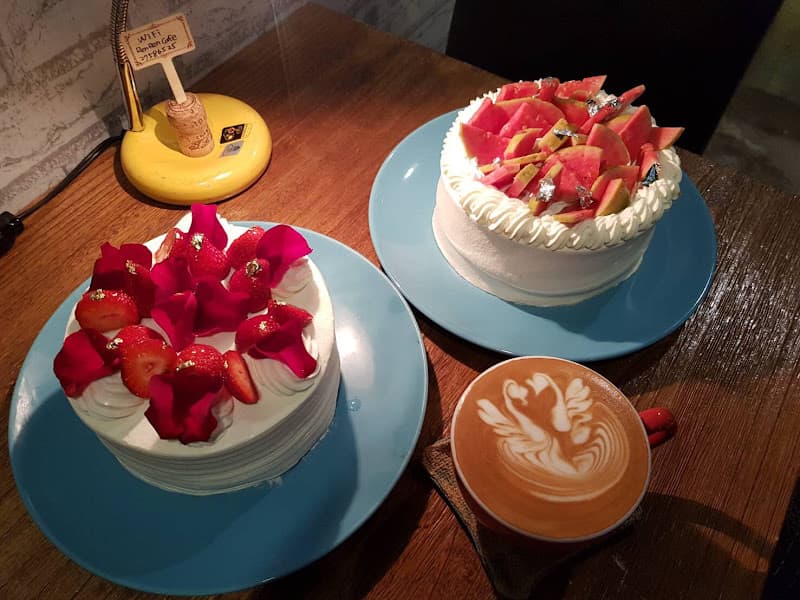 MORE&MORE COFFEE ROASTERY - hero 1